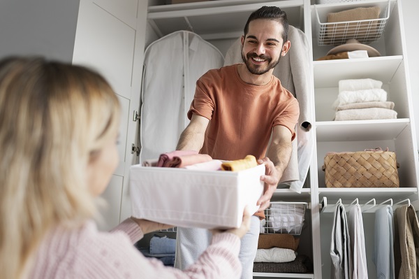 Organizzare il guardaroba di tutta la famiglia Organizzazione del guardaroba.